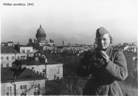 militar soviètica al 1943, al fons, S. Isaac